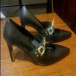 DKNY Genevive Black Faux Leather Gold Metal Logo Stiletto Pumps US Women 8 Heels